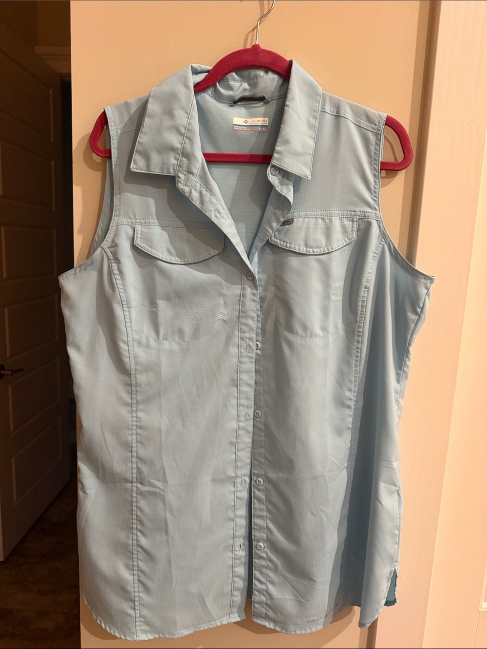 Columbia Light Blue Sleeveless Button-Front Women's Top
